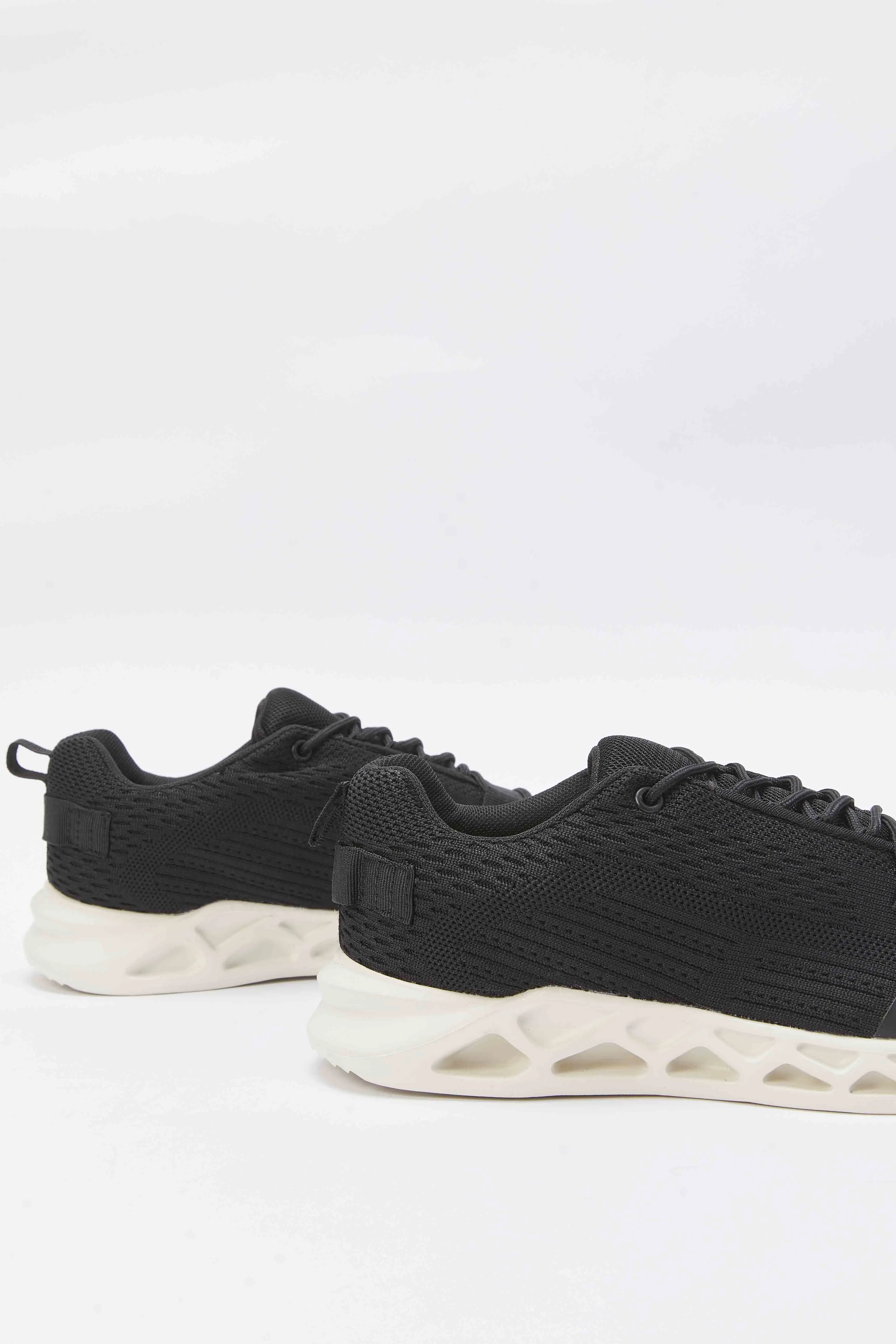 Senior Boys Black Knitted Sneaker